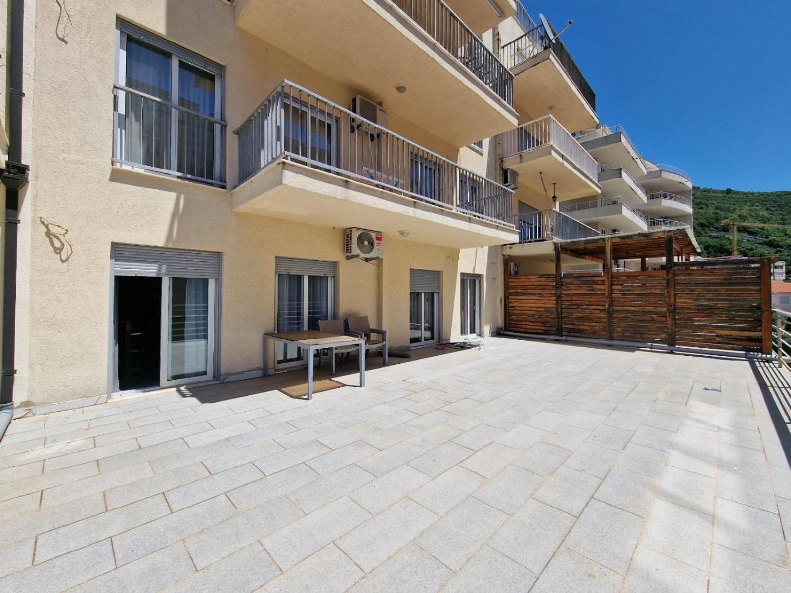 Ata Apartmani. Петровац Экстерьер фото